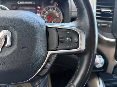 Used 2022 RAM 1500 Laramie AWD/4WD image 19