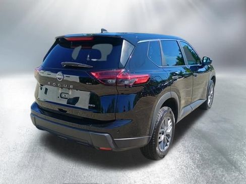 Used 2024 Nissan Rogue S AWD/4WD image 5