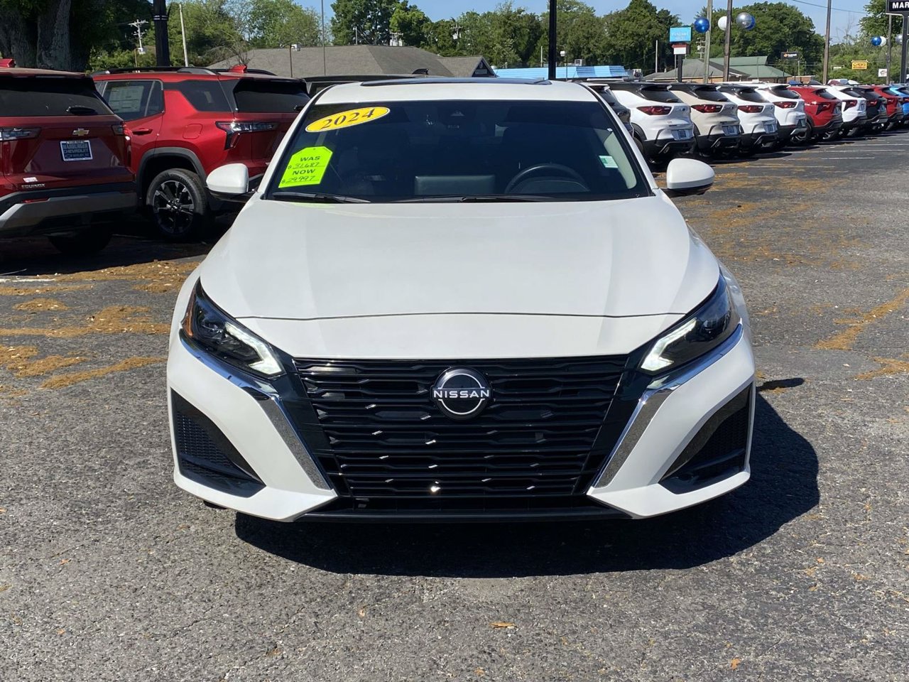Used 2024 Nissan Altima 2.5 SL AWD/4WD image 2