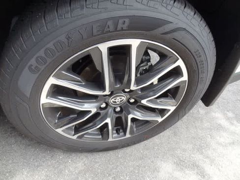Used 2026 Toyota Corolla Cross XLE AWD/4WD image 13