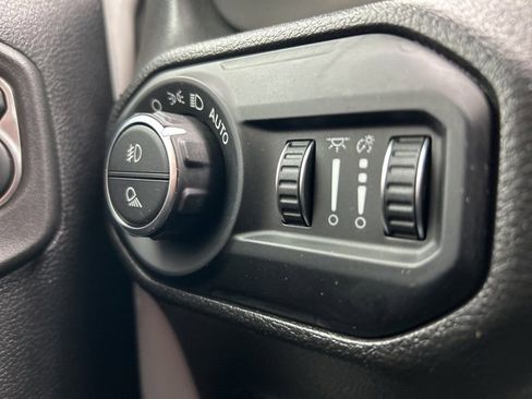 Used 2022 Jeep Gladiator Sport image 18