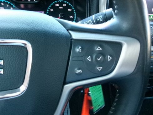 Used 2021 GMC Canyon Denali image 23