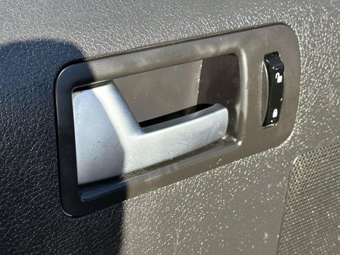 Used 2005 Ford Mustang GT image 10