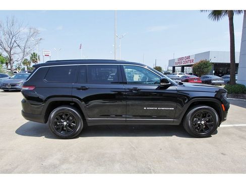 Used 2025 Jeep Grand Cherokee L Limited RWD image 5