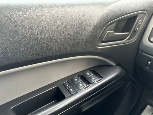 Used 2020 Chevrolet Colorado W/T w/ WT Convenience Package image 44