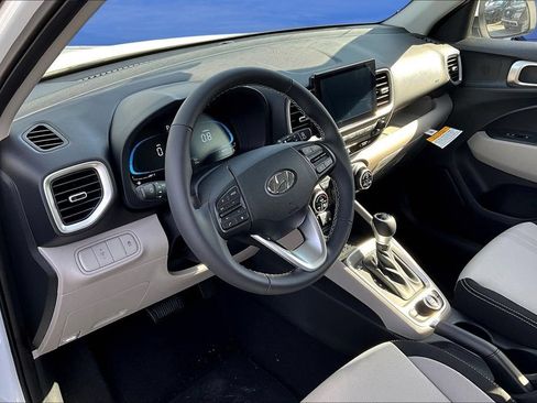 Used 2026 Hyundai Venue SEL FWD image 10
