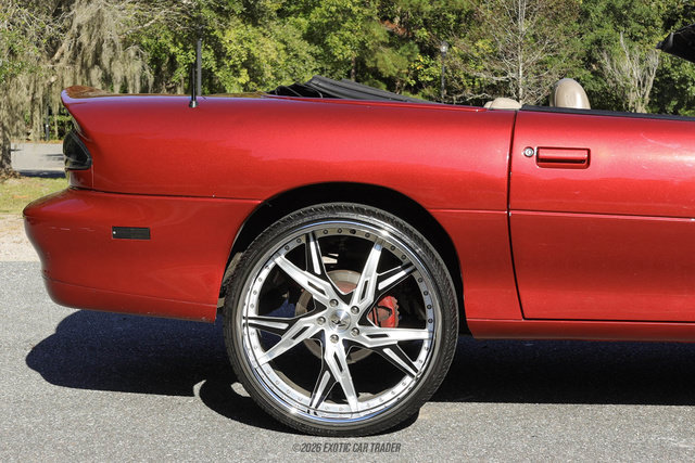 Used 2002 Chevrolet Camaro Z28 w/ SS Performance/Appearance Pkg RWD image 9