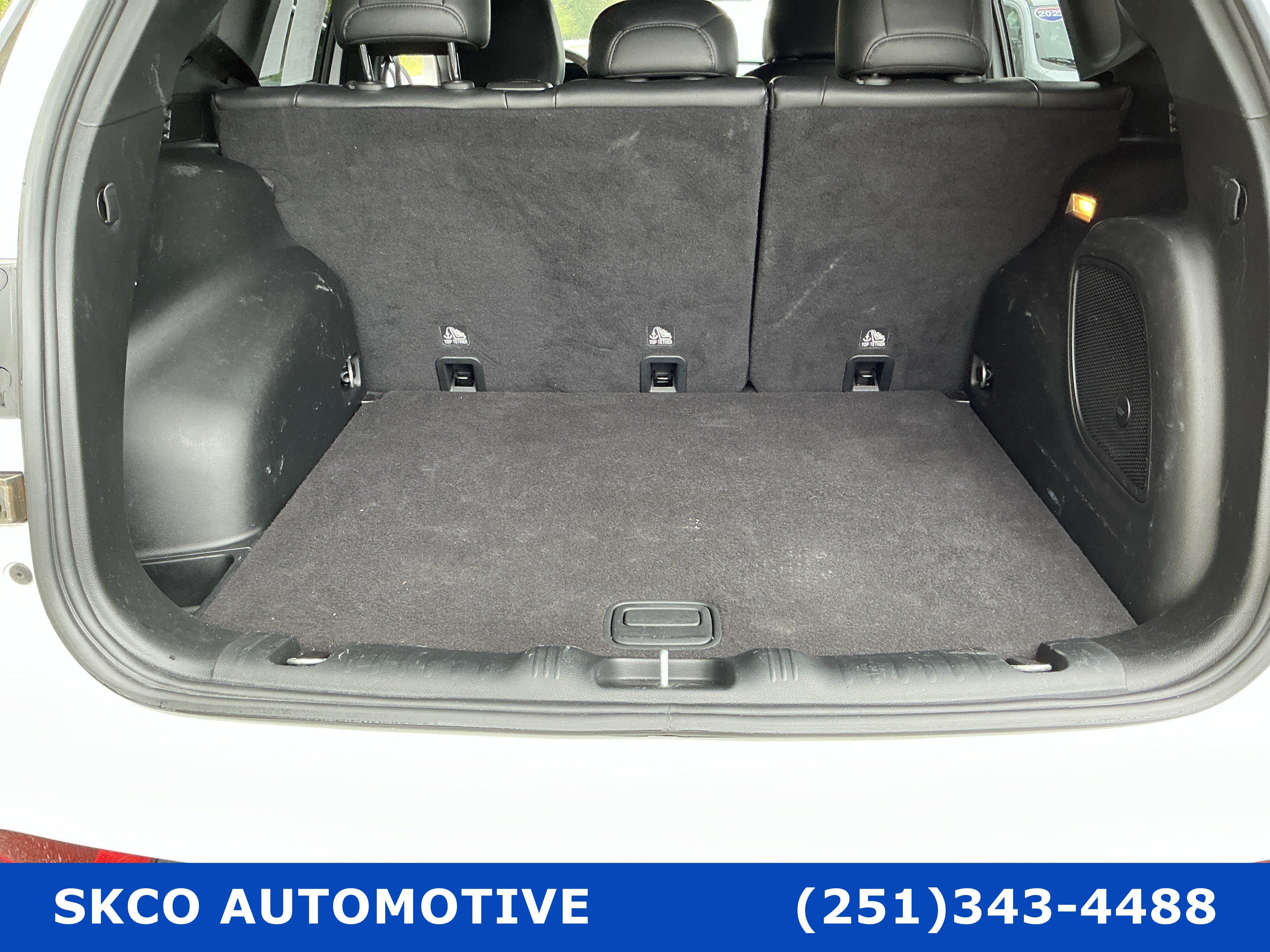 Used 2023 Jeep Compass Latitude w/ Sun and Sound Group AWD/4WD image 21