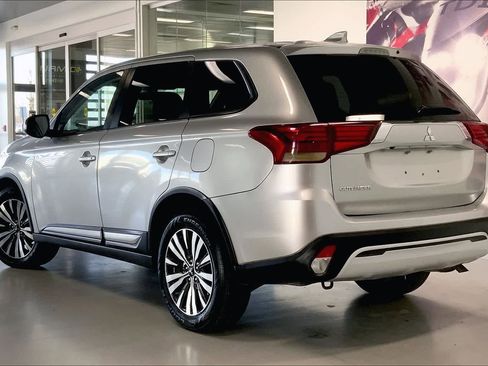 Used 2020 Mitsubishi Outlander ES AWD/4WD image 4