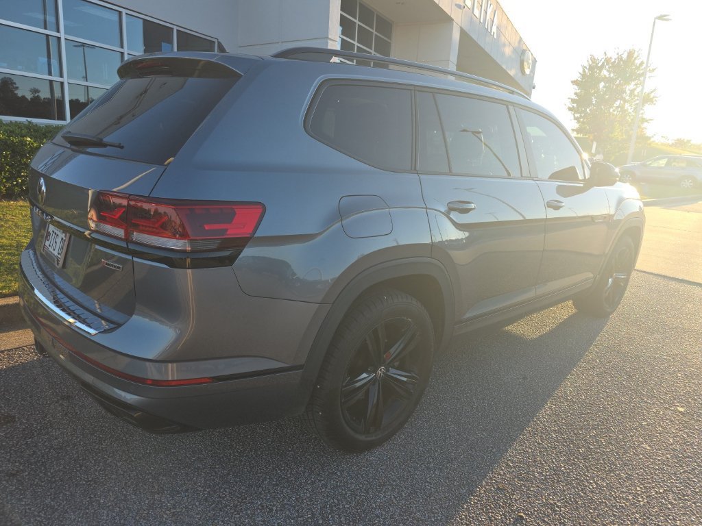 Used 2022 Volkswagen Atlas SEL R-Line AWD/4WD image 8