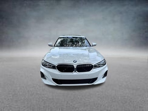 Used 2025 BMW 330i Sedan RWD image 2