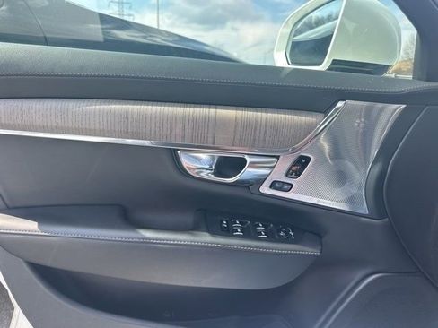Used 2022 Volvo S90 B6 Inscription w/ Advanced Package image 32