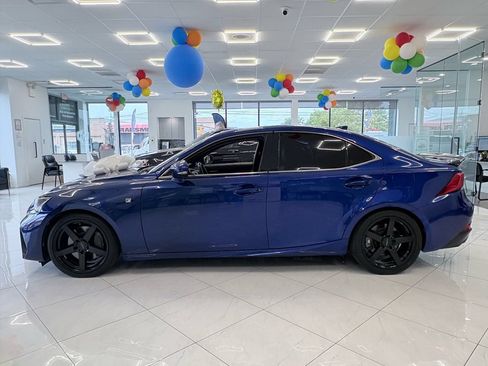 Used 2017 Lexus IS 200t F Sport w/ F Sport Package RWD image 4