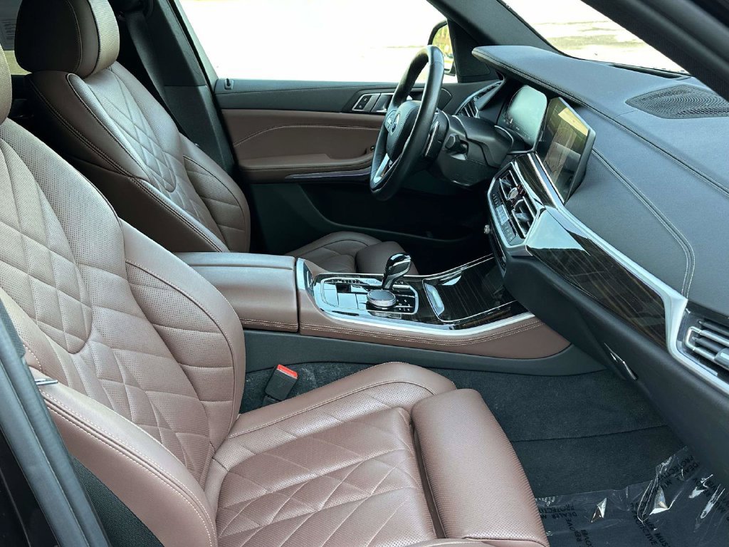 Used 2023 BMW X5 xDrive40i w/ Premium Package AWD/4WD image 10