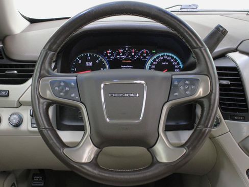 Used 2019 GMC Yukon XL Denali w/ Denali Ultimate Package AWD/4WD image 63