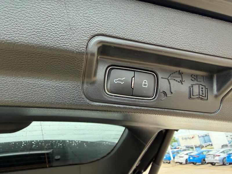 Used 2022 Ford Explorer XLT w/ Equipment Group 202A AWD/4WD image 5