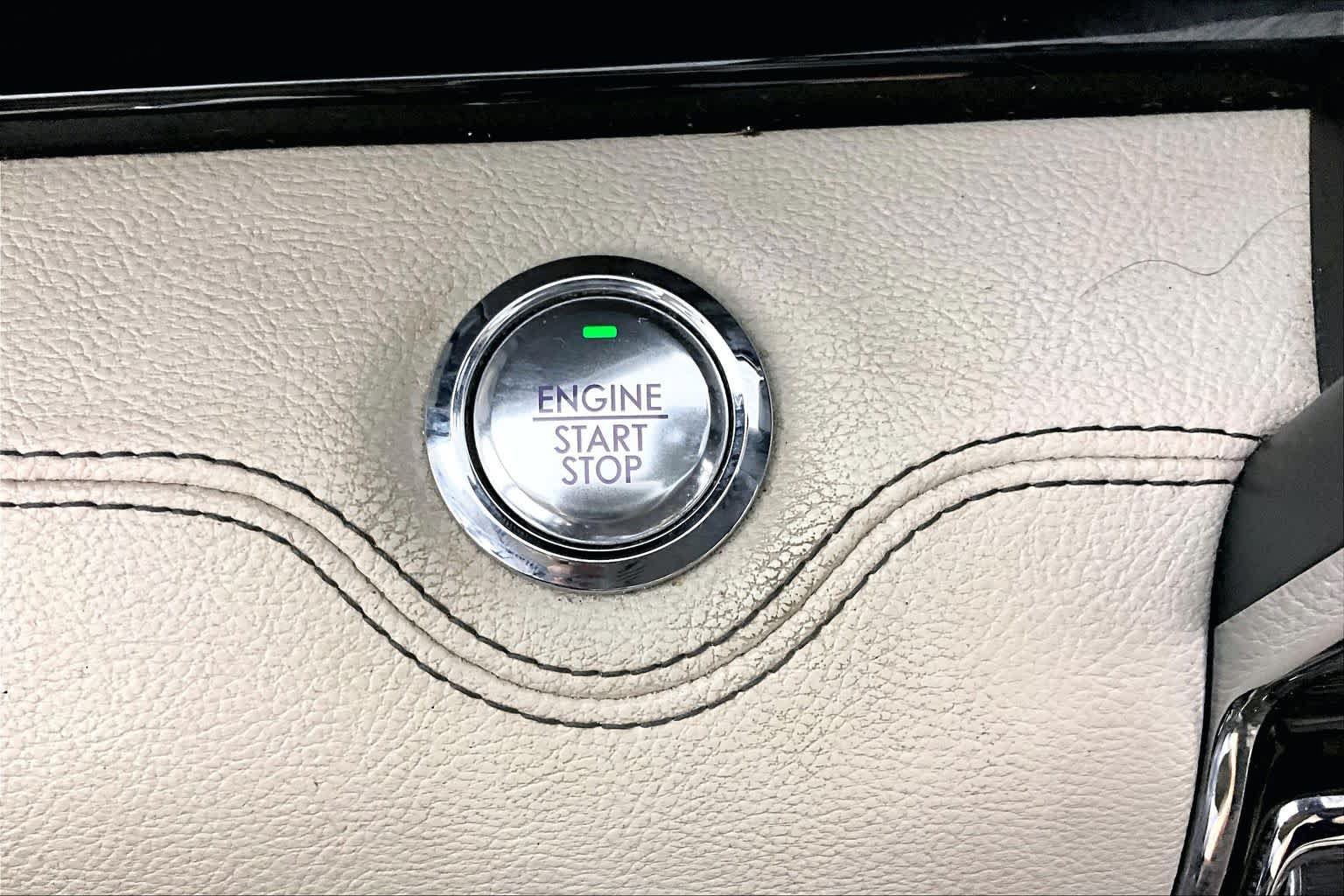 Used 2018 Lincoln Navigator Select w/ Cargo Package RWD image 31