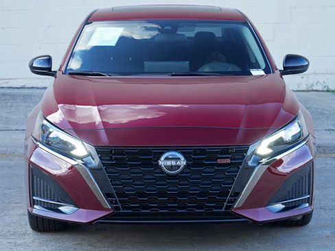 Used 2024 Nissan Altima 2.5 SR w/ SR Premium Package FWD image 43