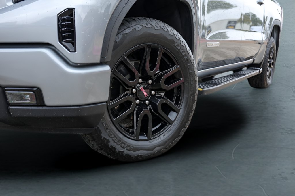 Used 2024 GMC Sierra 1500 Elevation AWD/4WD image 3