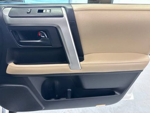 Used 2012 Toyota 4Runner Limited AWD/4WD image 28