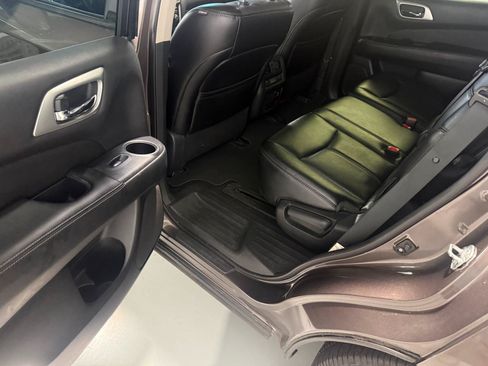 Used 2015 Nissan Pathfinder Platinum w/ Cargo Package AWD/4WD image 16