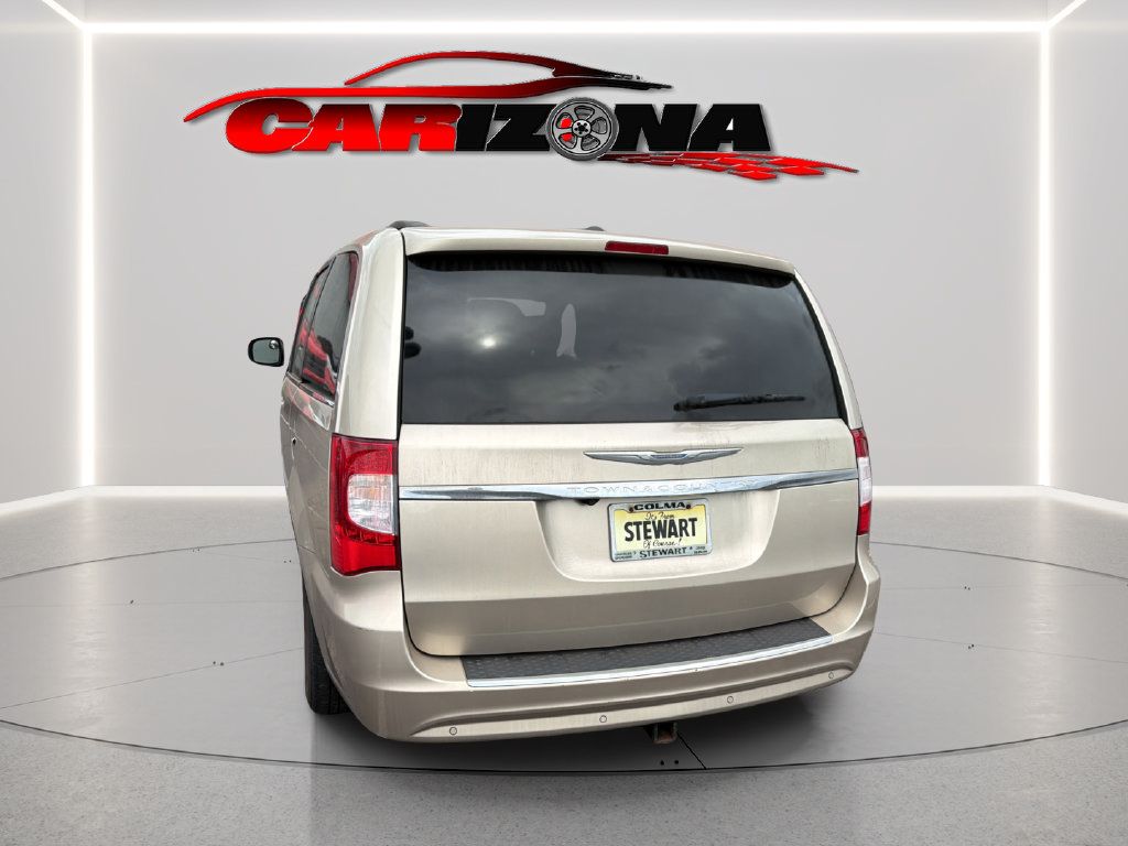 Used 2015 Chrysler Town & Country Touring-L w/ Driver Convenience Group FWD image 7