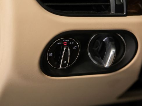 Certified 2023 Porsche Macan S AWD/4WD image 22