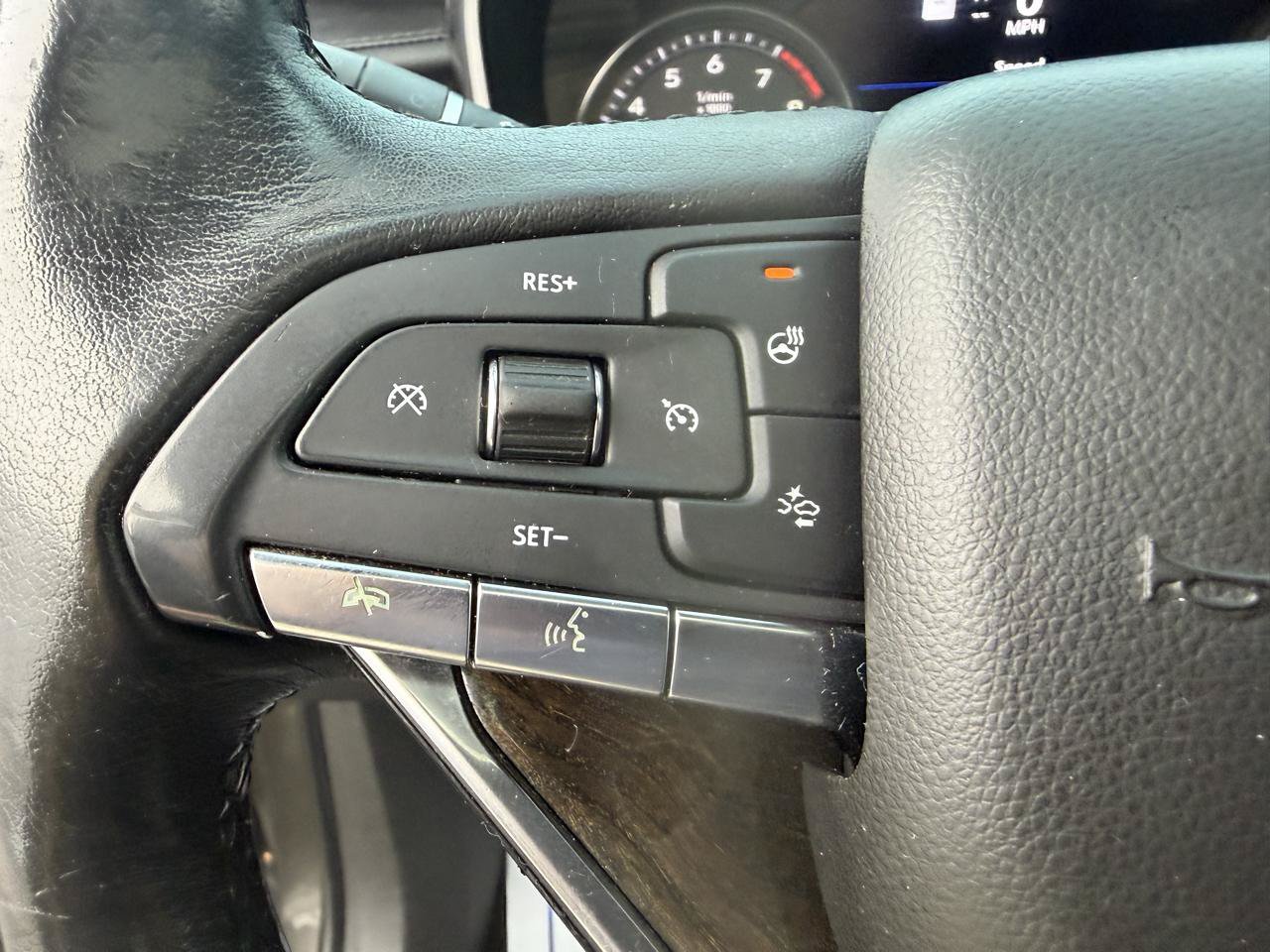 Used 2020 Cadillac XT6 Premium Luxury FWD image 34