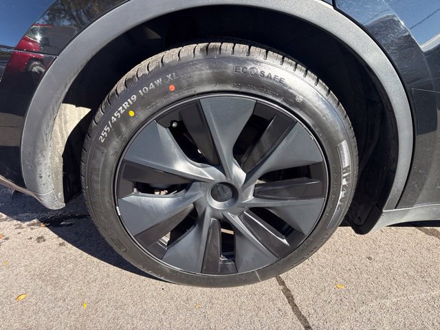 Used 2024 Tesla Model Y Long Range AWD/4WD image 20