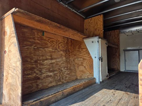 Used 2014 Chevrolet Express 3500 Extended RWD image 14
