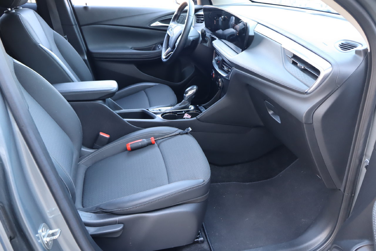 Used 2024 Buick Encore GX Preferred FWD image 16