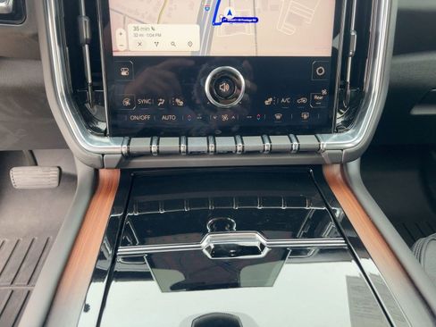 Used 2025 GMC Yukon Denali w/ Sun & Power Step Package image 27