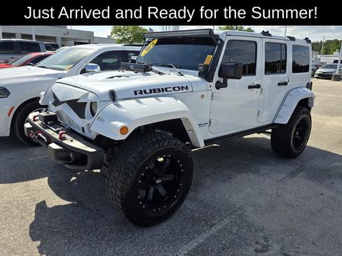Used 2015 Jeep Wrangler Unlimited Rubicon image 4