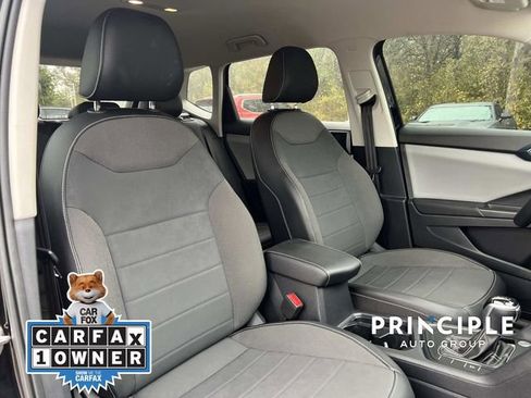 Certified 2022 Volkswagen Taos SE image 31