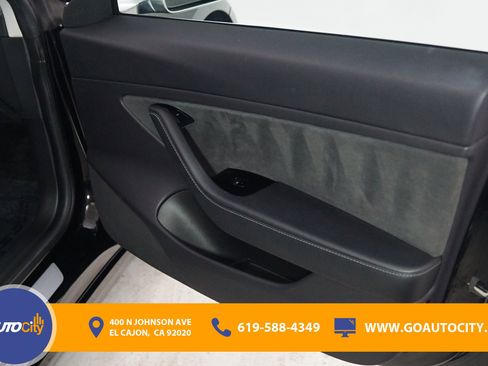 Used 2019 Tesla Model 3 Standard Range image 17