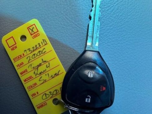 Used 2006 Toyota RAV4 4WD V6 image 36