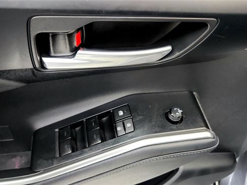 Certified 2023 Toyota Highlander XLE image 36