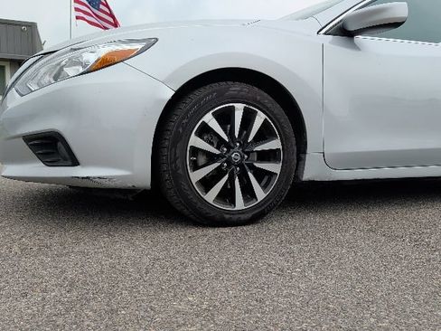 Used 2018 Nissan Altima 2.5 SV FWD image 7