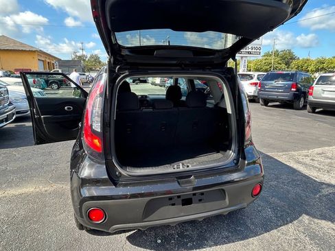 Used 2017 Kia Soul FWD image 7