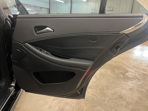 Used 2011 Mercedes-Benz CLS 550 image 29