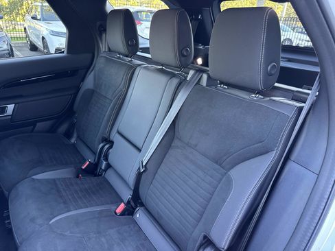 Certified 2025 Land Rover Discovery S image 14