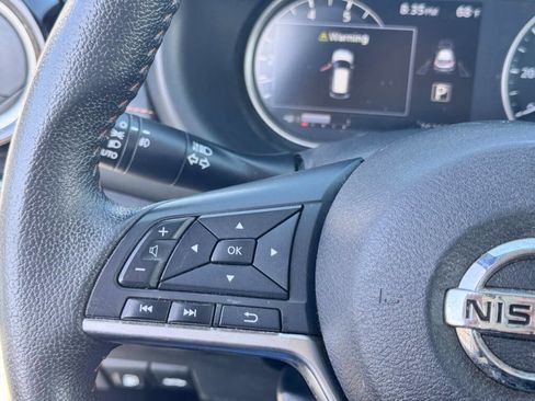 Used 2018 Nissan Kicks SR image 15