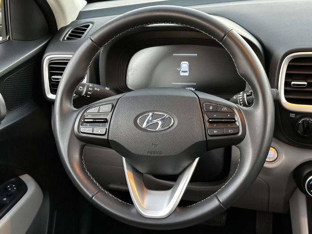 Used 2024 Hyundai Venue SEL FWD image 23