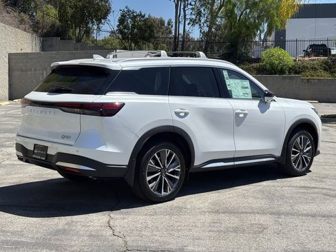 New 2026 INFINITI QX60 Luxe w/ Family Package image 3