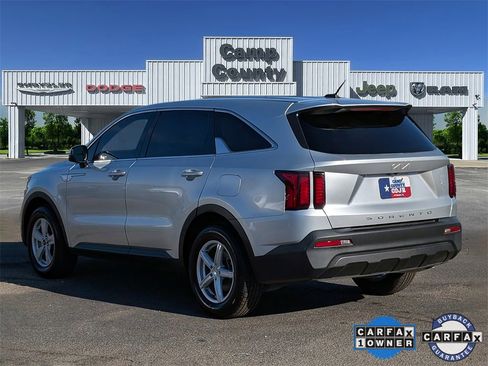 Used 2022 Kia Sorento LX image 6