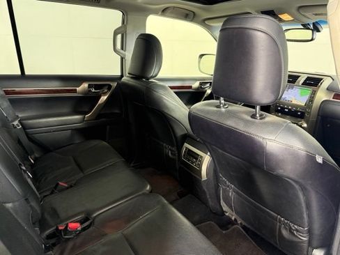 Used 2016 Lexus GX 460 w/ Premium Package AWD/4WD image 28