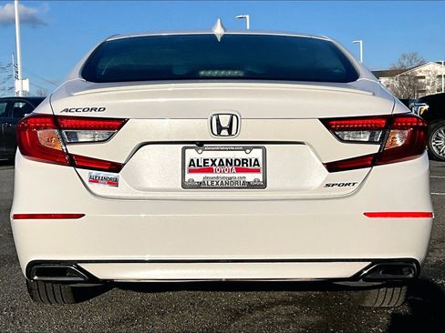 Used 2018 Honda Accord Sport image 4