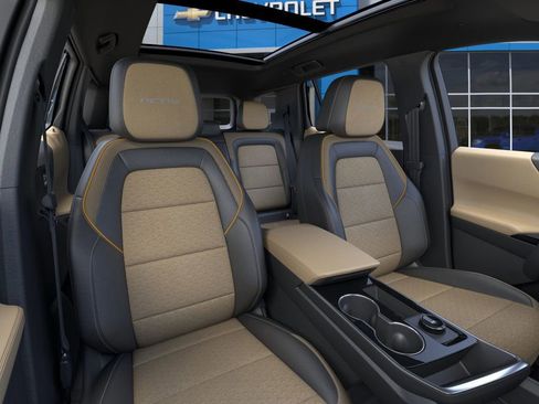 New 2026 Chevrolet Equinox ACTIV w/ Convenience Package III AWD/4WD image 16