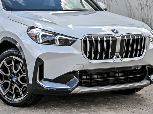 Used 2026 BMW X1 xDrive28i AWD/4WD image 2