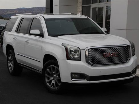 Used 2016 GMC Yukon Denali w/ Open Road Package image 2
